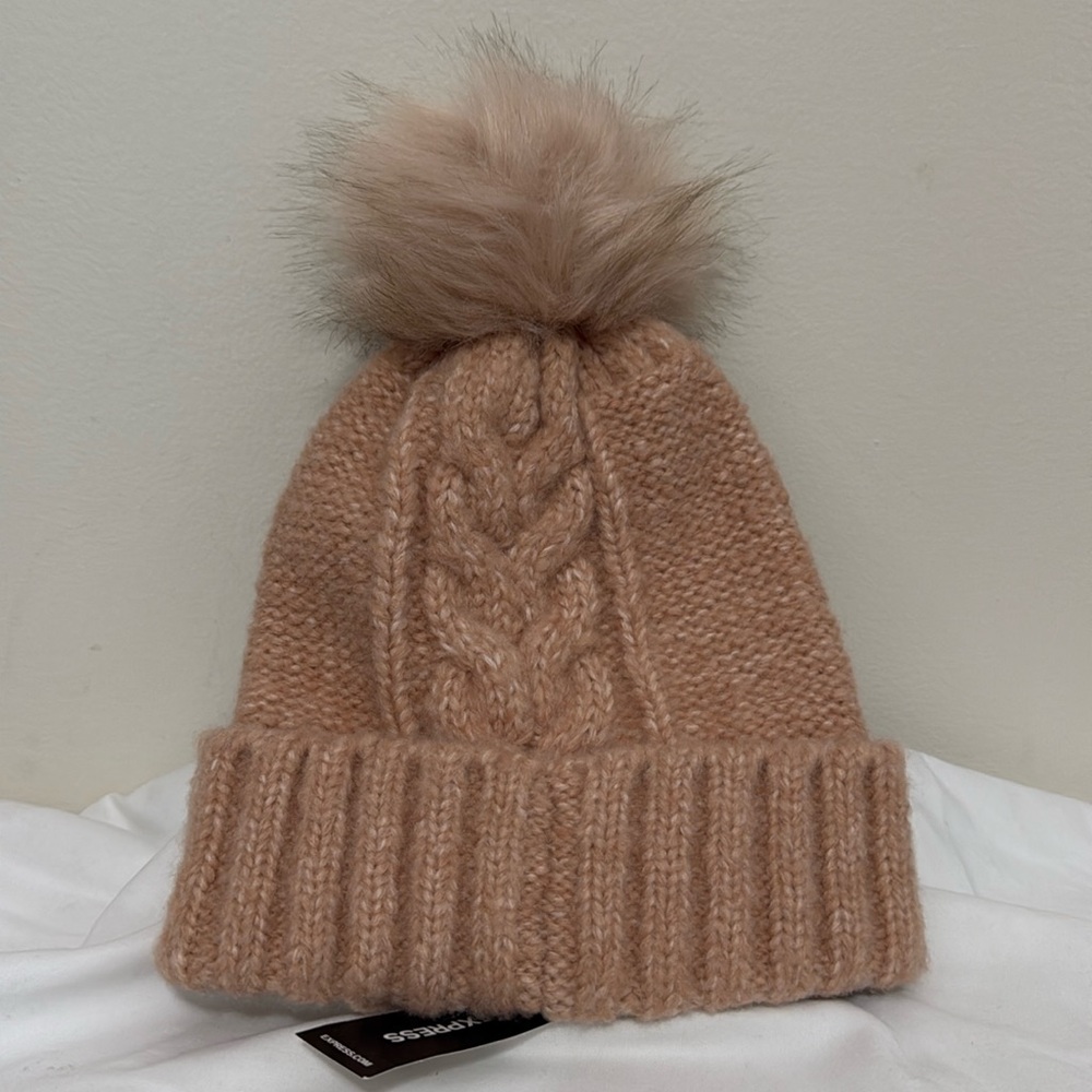 Express NWT pink knit pom Pom beanie hat